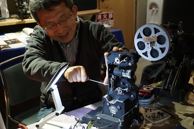 パテ・ベビー映写機の修理とワークショップ（分解と組み立て）のご案内